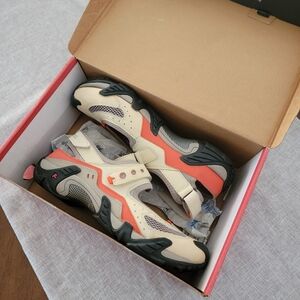 Ecco Black and Red Receptor Shoe Box Graphic